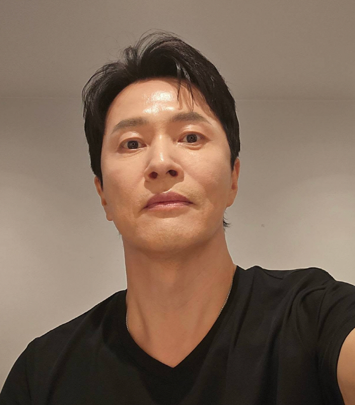 Marry a woman after confessing to her brother..Kim Jung-min is angry at fake news. Rather, pretend I'm dead