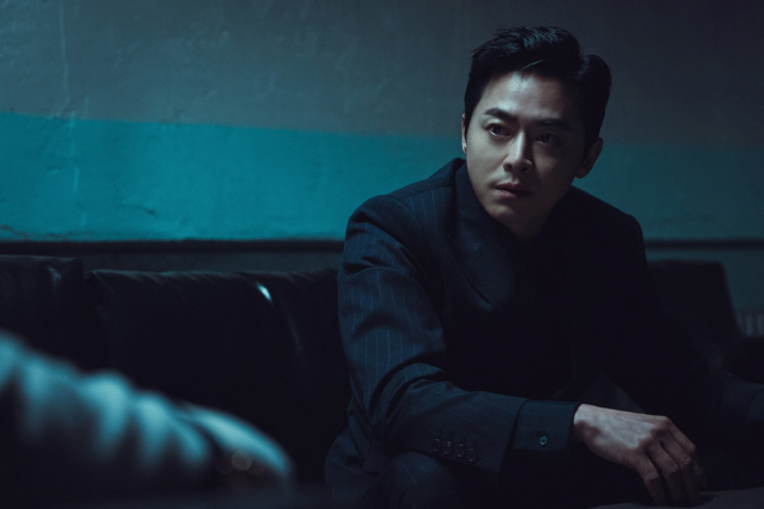 Park Ji-hoon → Jo Jung-seok was a weak hero 2..In just three days, it's ranked No. 1 in the world, with 6.1 million viewers
