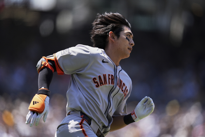 1 for 4 yr yr yr yr yr yr? Lee Jung-hoo's multi-hit, 7G consecutive hits blocked by a 5×GG outfielder, batting average of 0.333→0.319