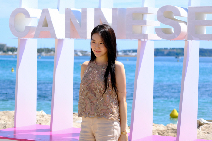 Cho Hye-jung stepped on the pink carpet as a member of the fairy family. It's like a dream and I'm so happy