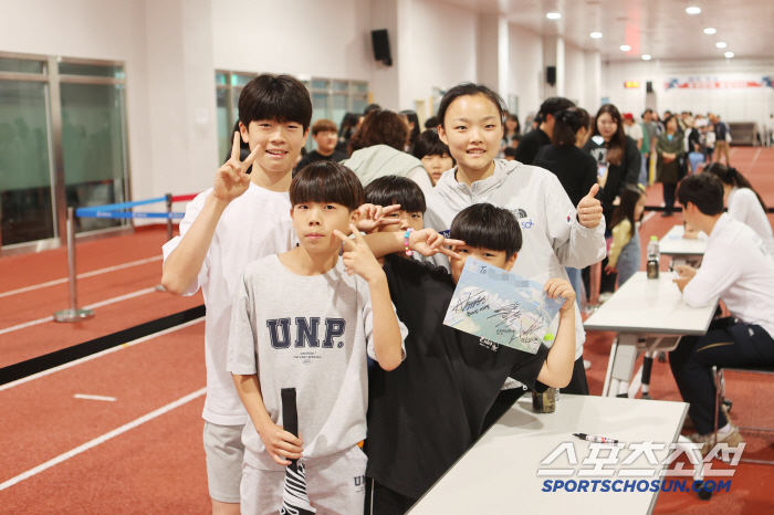 Future national universities, come play! Children's Day National Training Center Opens Widely for Local Children X Dream Trees