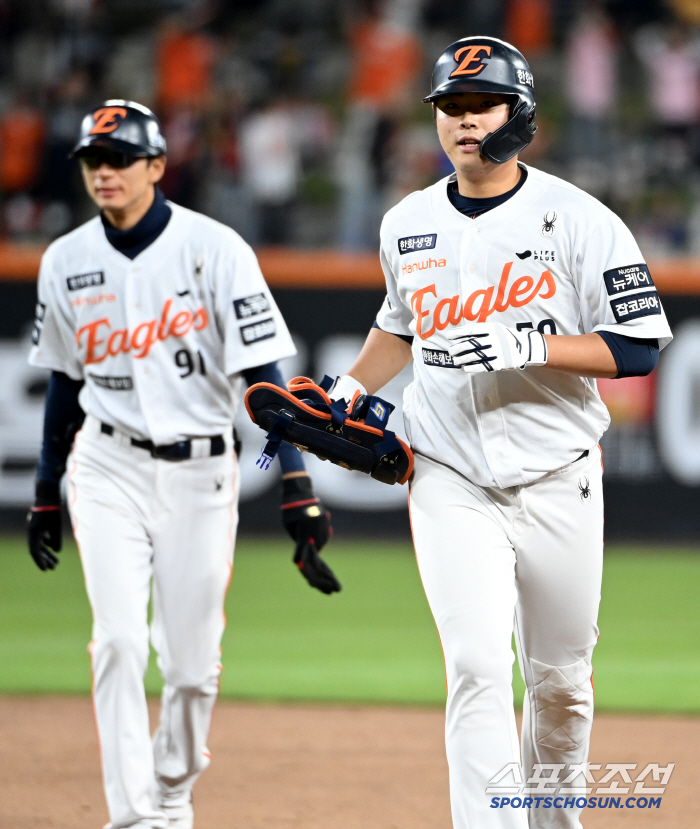 I will prepare better for the 4th year catcher who will not be able to play and promised to be a pinch hitter for the second division or coach tomorrow → First double since his debut, and return the RBI 