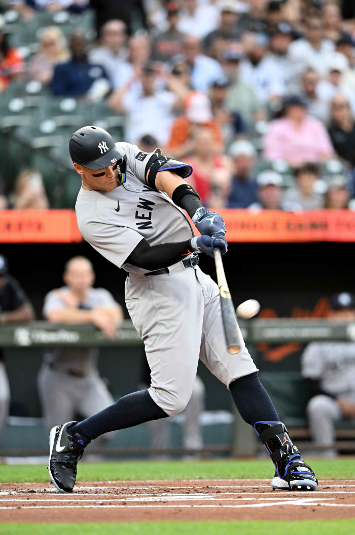 I'm going to get him! Is the only .400 jersey, home run RBI, on base, slugging, and leading hit by a slugging percentage?