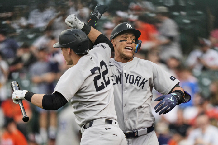 I'm going to get him! Is the only .400 jersey, home run RBI, on base, slugging, and leading hit by a slugging percentage?