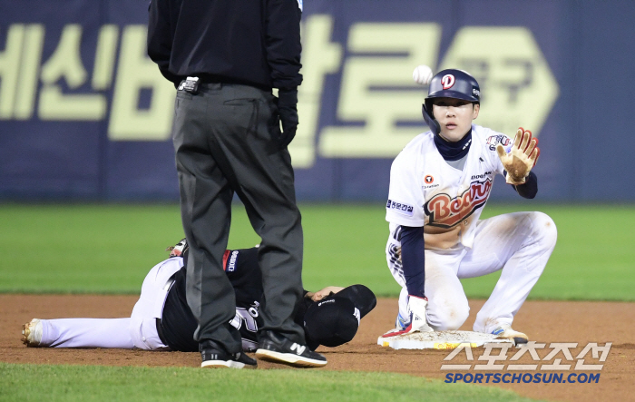 KT Jang Jun-won, a terrible injury.. My ankle is twisted → Ambulance to the hospital