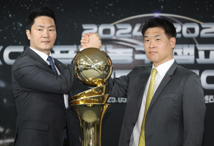 SK coach Jeon Hee-chul's 5th game vs LG coach Cho Sang-hyun's 6th game for the first time to win the championship