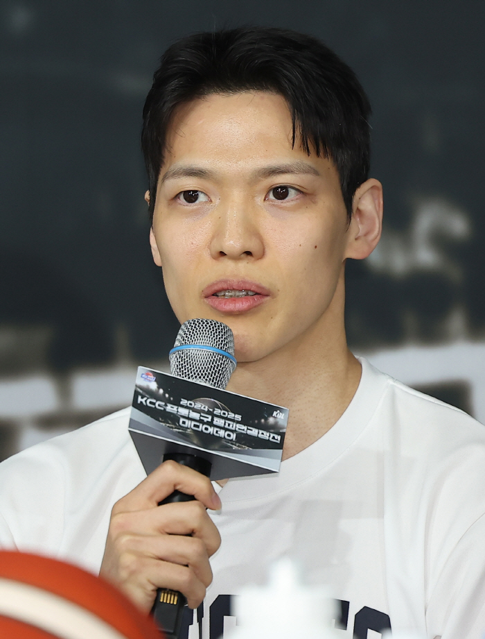 SK coach Jeon Hee-chul's 5th game vs LG coach Cho Sang-hyun's 6th game for the first time to win the championship