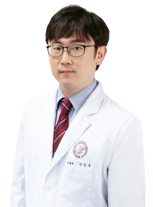Professor Lee Min-woo of Hallim University Sacred Heart Hospital won the Young Researcher Award of the Korean Stroke Association