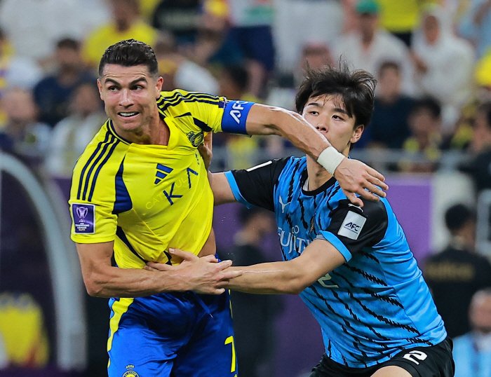 Ronaldo, who lost four years of military service...Like a madman, I cry to myself