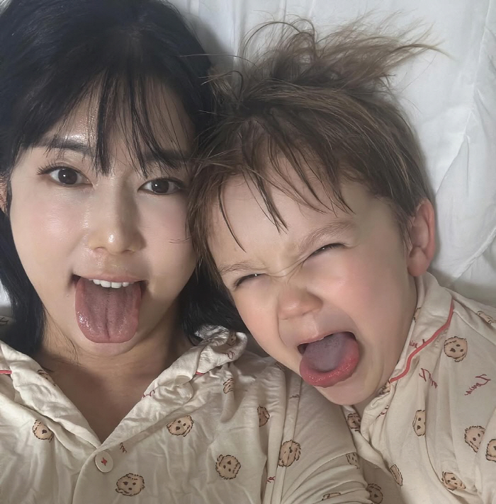 Sayuri, a single mother, says she feels more scared when she holds her baby after raising her child alone