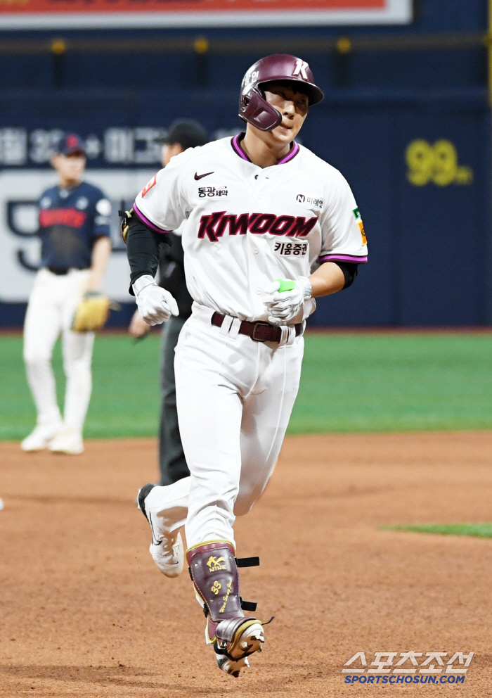 Seven people have changed in three days 40 years old  36 years old outfielder call-up → Even the main catcher is replaced! Expect new vitality amid the head coach's reorganization of the first team 