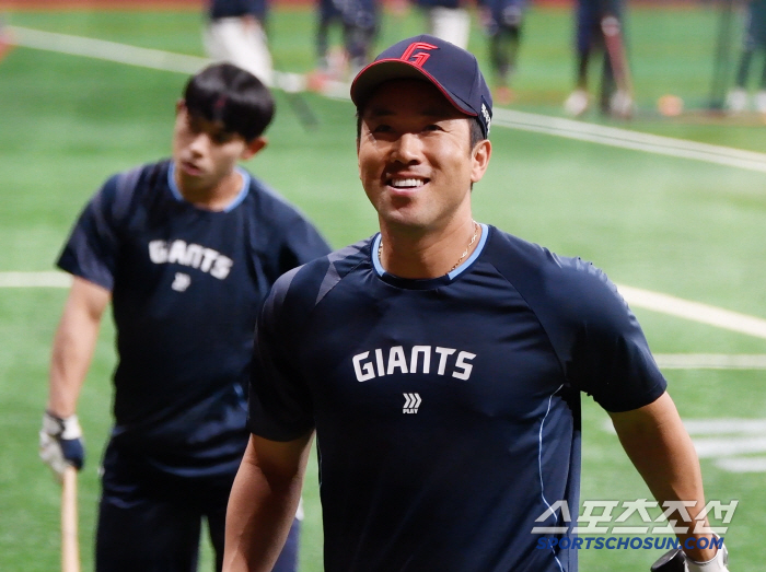 Sweep-seeking giant Captain's loud laughter, the head coach's happy smile