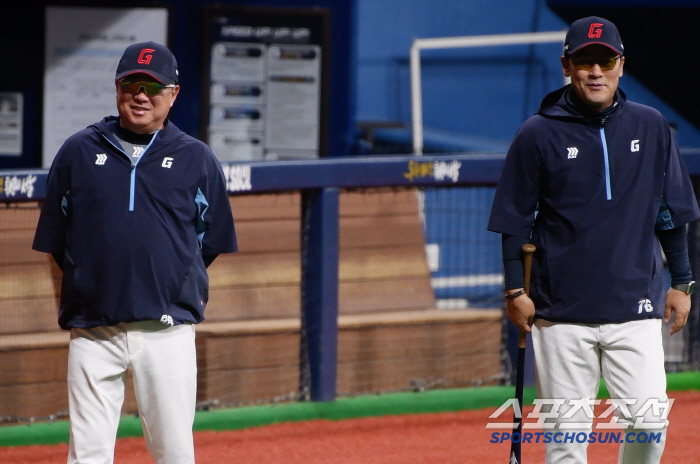 Sweep-seeking giant Captain's loud laughter, the head coach's happy smile