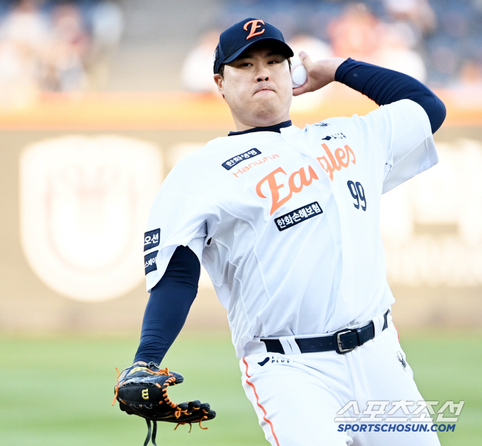 What is Ryu Hyun-jin's solution to the bases loaded, 3B0S, and pushing crisis? Even if you get a home run, it's Ryu Hyun-jin in the middle. It's too early for PS possibilities after 18 years