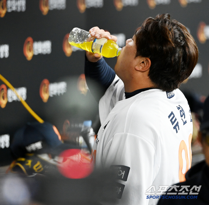 What is Ryu Hyun-jin's solution to the bases loaded, 3B0S, and pushing crisis? Even if you get a home run, it's Ryu Hyun-jin in the middle. It's too early for PS possibilities after 18 years