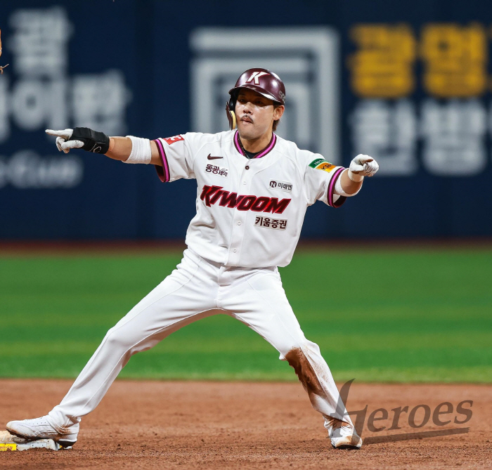 The faded 23-year-old giant's consecutive batting arches...Lee Yong-kyu 3 hits → Rosenberg 3 wins Kiwoom, KT and escape 3 consecutive losses