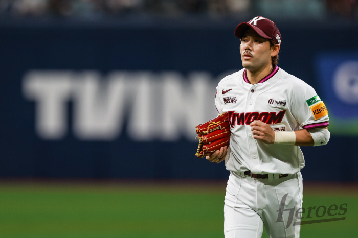 The faded 23-year-old giant's consecutive batting arches...Lee Yong-kyu 3 hits → Rosenberg 3 wins Kiwoom, KT and escape 3 consecutive losses
