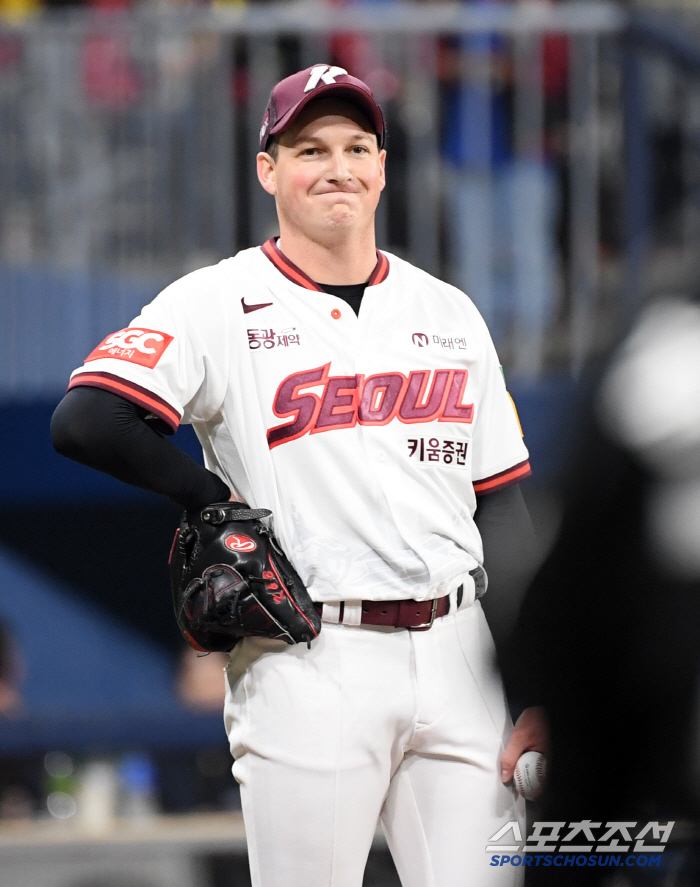 The faded 23-year-old giant's consecutive batting arches...Lee Yong-kyu 3 hits → Rosenberg 3 wins Kiwoom, KT and escape 3 consecutive losses