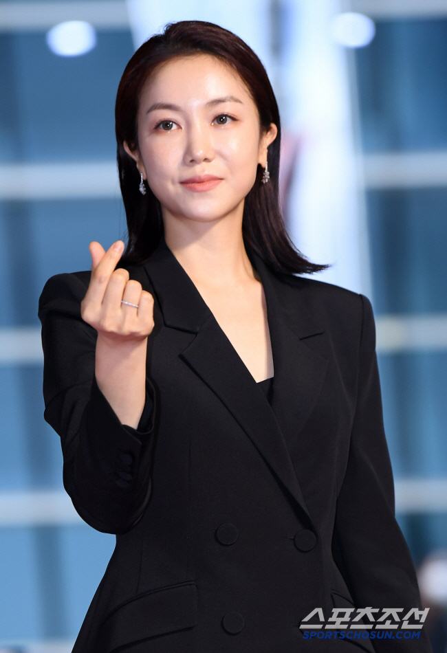 I can't see Kim Ok Bin's eyes...Suspended filming of jungle rice → Emergency hospital