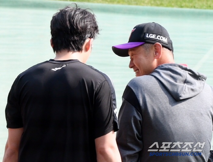 I'm Laughing Thanks to Chan Kyu. Will LG in May be able to smile?
