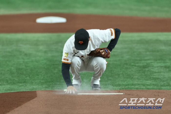 I'm upset that I caused trouble and came down. Will there be a chance to win 200 Tanaka to the second division with a 0.455ERA 9.00 hit rate 