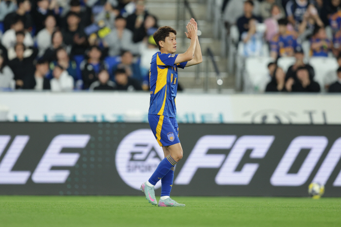 Lee Chung-yong scored on the 782th → Rakaba debut goal → Bojanic return → Eric Wedge goal…30 complete victory over Gwangju, 20 points