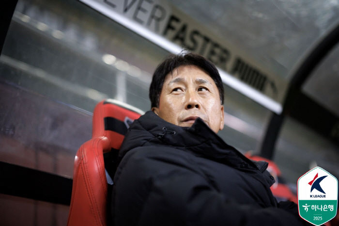Park Sanghyuk's theatrical goal exploded. Managing director Gimcheon is scary! Oberdan Goals Overpower Pohang Steelers 21 for 2 consecutive wins → Jump to 2nd place