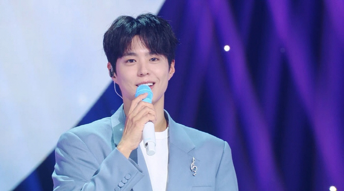 Park Bo-gum Jokes About Being Jealous of Jannabi and Karina's Collaboration