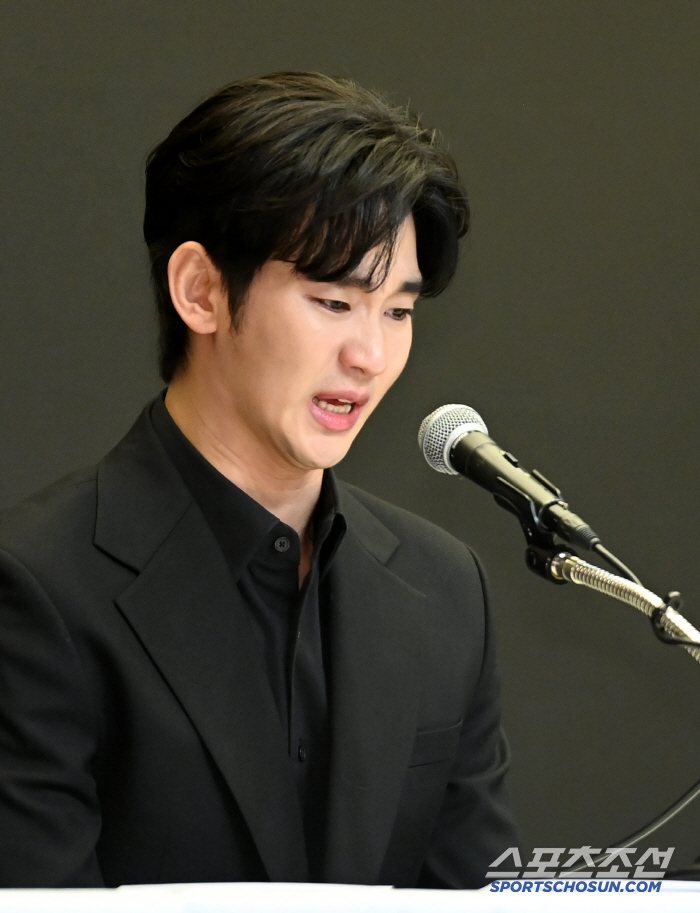 Kim Soo-hyun Faces 6 Billion Won in Lawsuits Amid Privacy Scandal