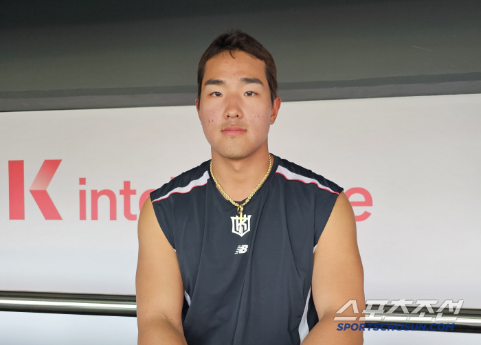 Kim Taek-yeon's 150km fastball and a real sword fight → Bang with a 171km  129m home run! It was a confidence battle with 10 fastballs 