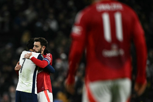 No. 16 Tottenham → No. 14 Manchester United meet in the final and humiliate them in the EPL, and a big twist in Europa...The joy of SON's return clock gets faster