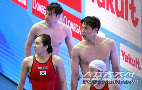 Park Sun-kwan, the ace of Bae Young, the original flower boy, and a two-year romantic relationship photographer, have a new start ahead of the final match of the wedding ceremony on the 3rd
