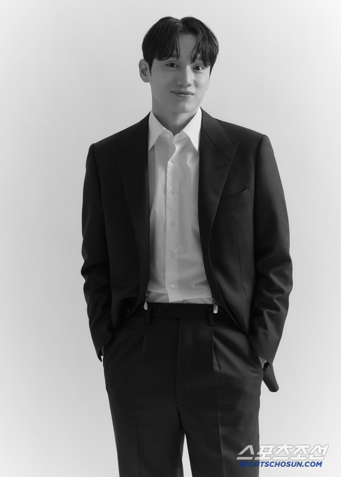Park Sun-kwan, the ace of Bae Young, the original flower boy, and a two-year romantic relationship photographer, have a new start ahead of the final match of the wedding ceremony on the 3rd