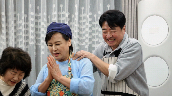 Park Won-sook, I would be happy to cry at the thought of leaving in the accident.. (Let's live together)