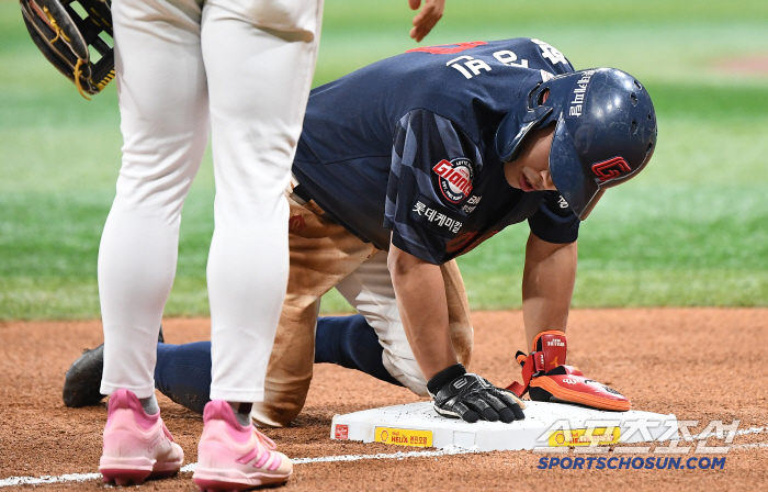 The third baseman, who gave a knee kick to the cheeky Ma Huang's hip, tormented the team's loss 80% of the time