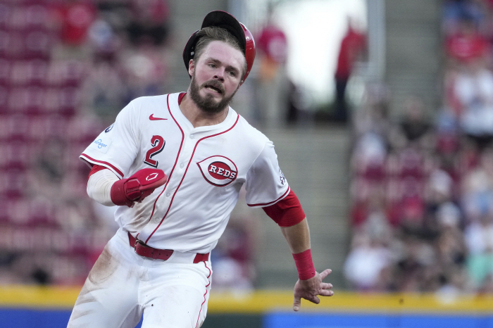 Will you think of Kim Hyesung? Now, Pazs is close to 300, and LAD's batting average of 0.545 has recently been treated as a treasure for LAD's batters