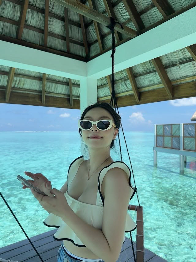 Ailee ♥ Choi Si Hoon shot Dubai and Maldives..Sweet kisses on a luxurious honeymoon