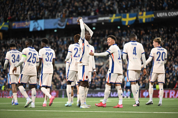 Applause is my destiny Chelsea tear down and keep the tradition...EPL Wins Liverpool's Guard of Honor Points