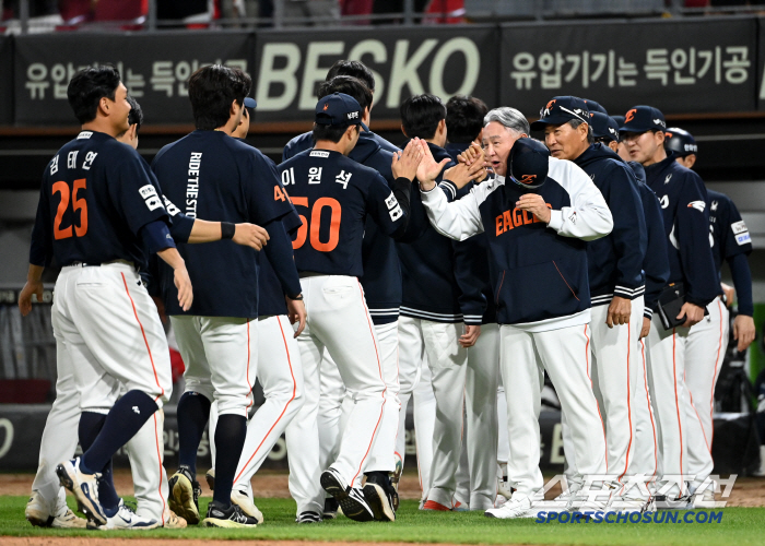 Honestly, the coach didn't solve the game, but he won. The real reason why Hanwha became stronger
