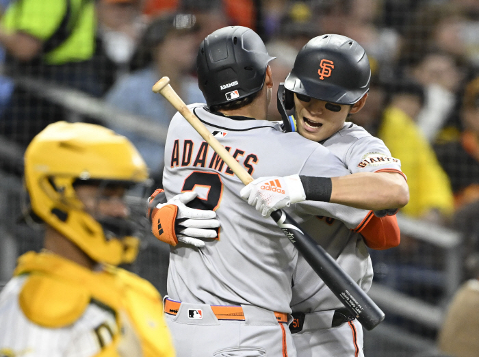 I'm over the limit of my pride! The highest level of the MLB team is also recognized. San Francisco's incredible change, Lee Jung-hoo was the catalyst