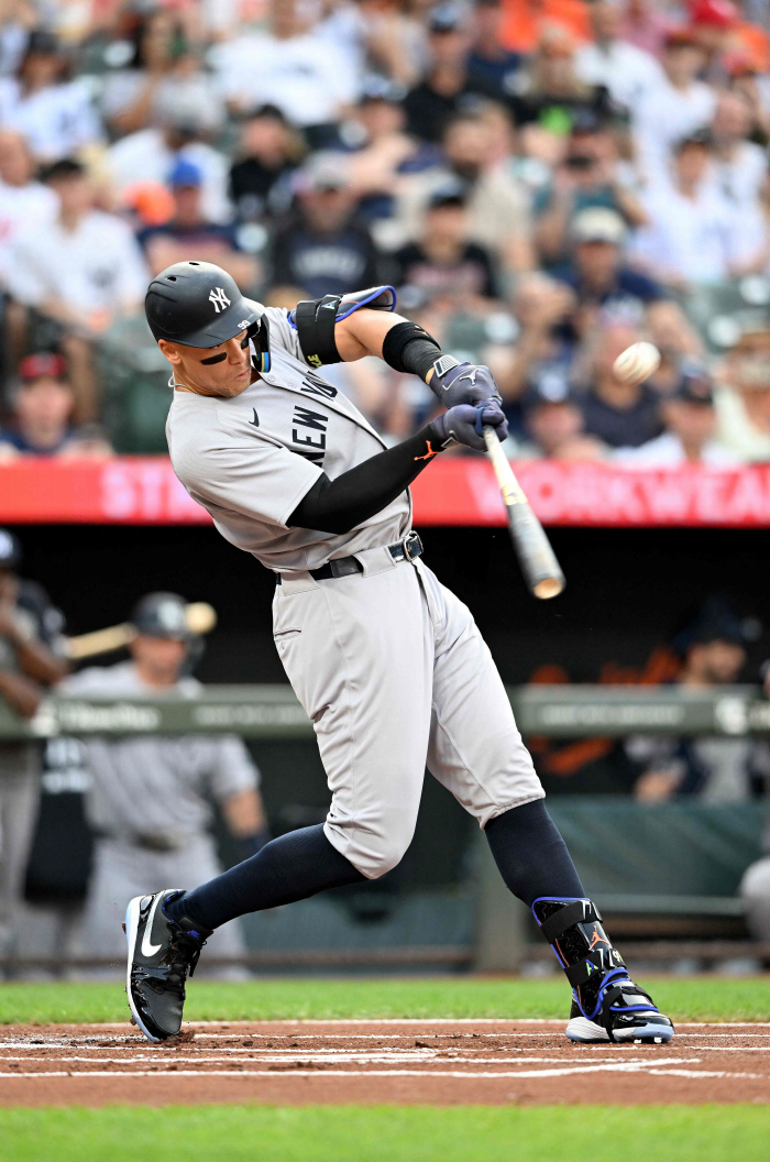 It's the first record! What's wrong with MLB this year? This time, for the first time in the 9th inning, a two-homer hitter was born!