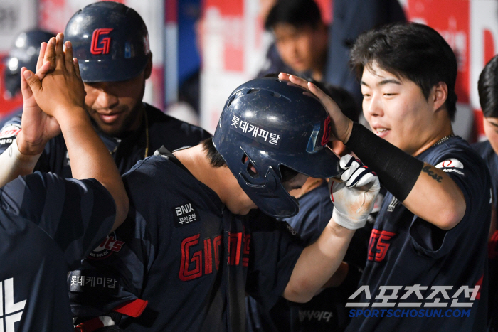 It's not a talent that ML coveted for no reason. He saved his instinct to hit the scoring position with a batting average of 4%, and even Kim Won-joong, Blon