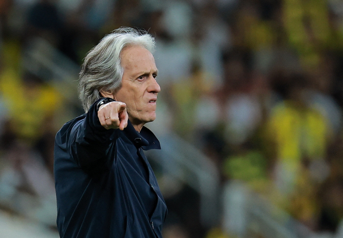 Jesus, who refused to shake hands with Lee Jung-hyo, was dismissed three days after Al Hilal Acham was eliminated