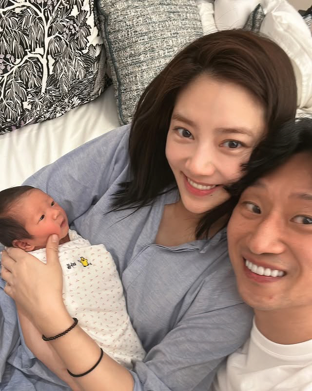 Son Dambi ♥ Lee Gyu Hyuk's daughter grew up and dad is the prettiest fish-shaped bun in the world