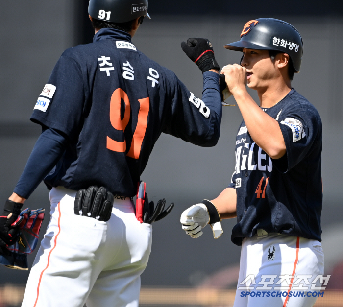 3 consecutive wins → 8 consecutive wins → 6 consecutive wins again! KIA to sweep 2 consecutive games...First place, super close pressure 