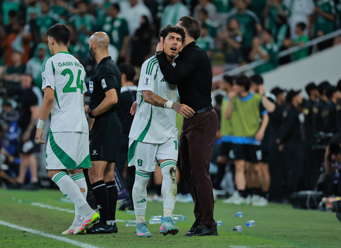 Classes are forever! Crazy Firmino ACLE Final 2 assists Al Ahli, who was blocked twice by the MVPK League, beat Kawasaki in the J-League for the first time (ACL Elite Final)
