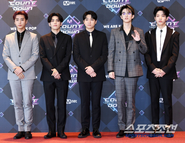 JYP Apologizes for Poor Management of DAY6 Jakarta Concert Amid Weather Delays