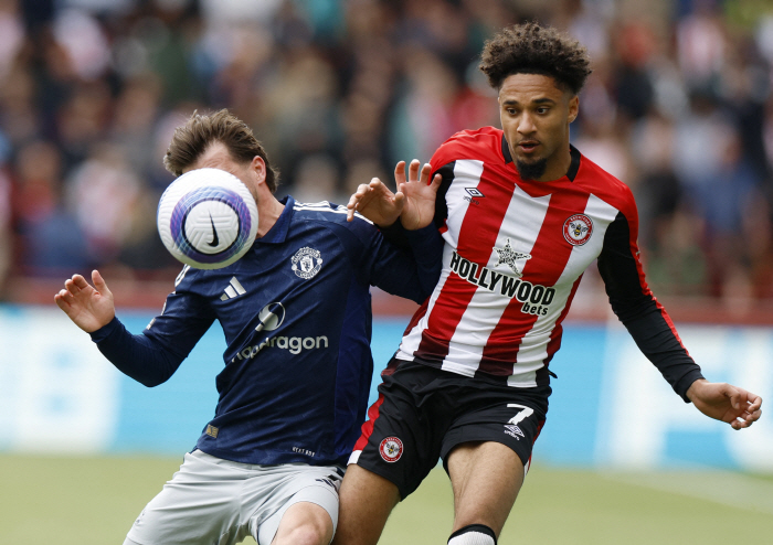Did you give up the league completely? → Manchester United, who forgot to win the EPL, lost 34 games against Brentford, the worst record ever