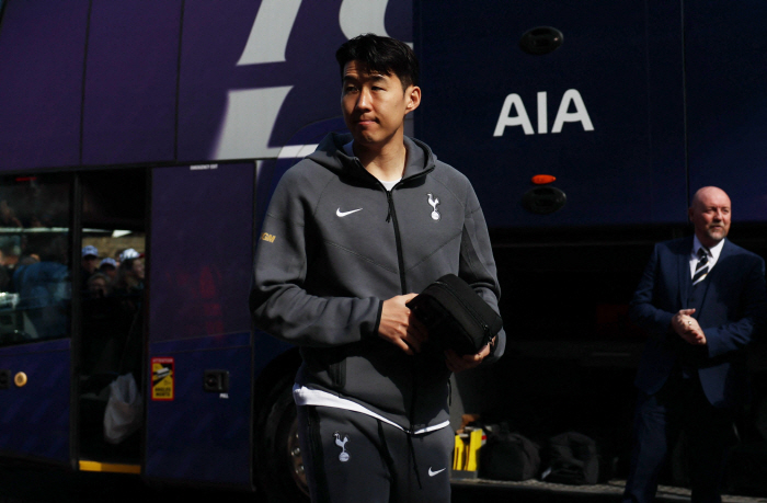 Even the non-official BBC criticized → sudden injury departure → Son Heung-min, who has been missing for a month, can the worst season turnaround be possible? Europa League semi-final second-leg effort