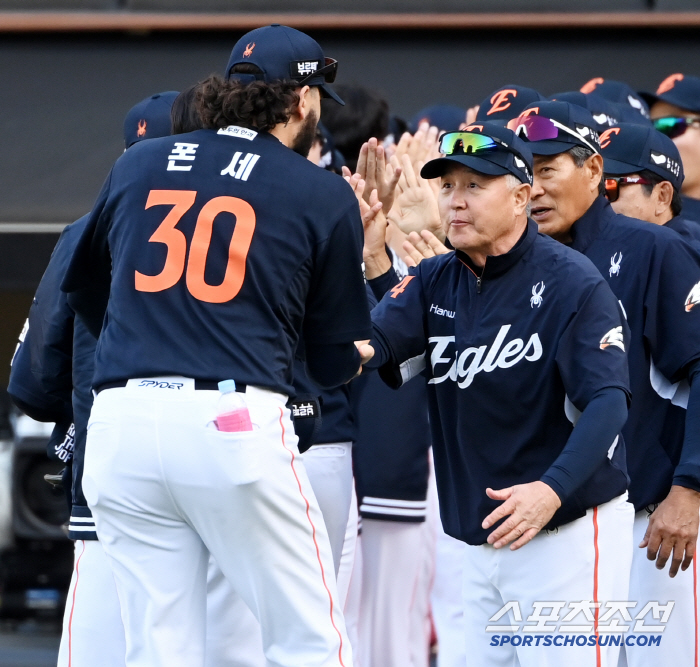 How on earth did Hanwha bring such a pitcher, 29 consecutive innings of unearned ace